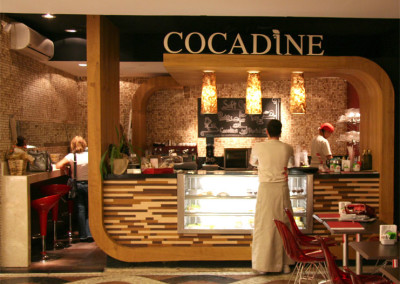 Front view café Cocadine